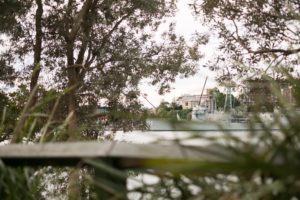Navire militaire dans la baie de Wooloomooloo.