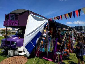 Ça c'est de la customisation de camion !