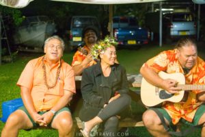 Un peu de musique des iles pour parfaire le "Progressive Dinner".