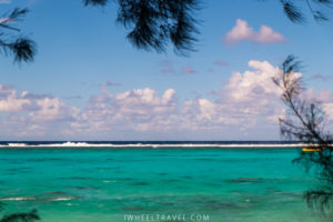 Le lagon depuis Rarotonga Fruits. 