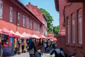 Difficile de nier l'influence européenne autour de "Dutch square" !