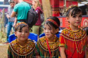 tenue traditionnelle toraja enterrement