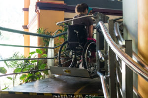 The wheelchair lift: first step to access the skybridge.