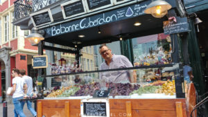 Vendeur de cuberdons à Gand.
